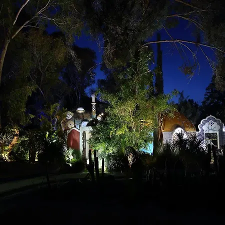 Euphoria Art Land - The Color House Holiday home *