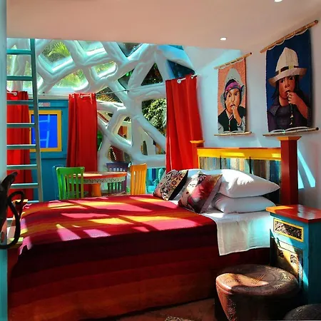Euphoria Art Land - The Color House Holiday home *